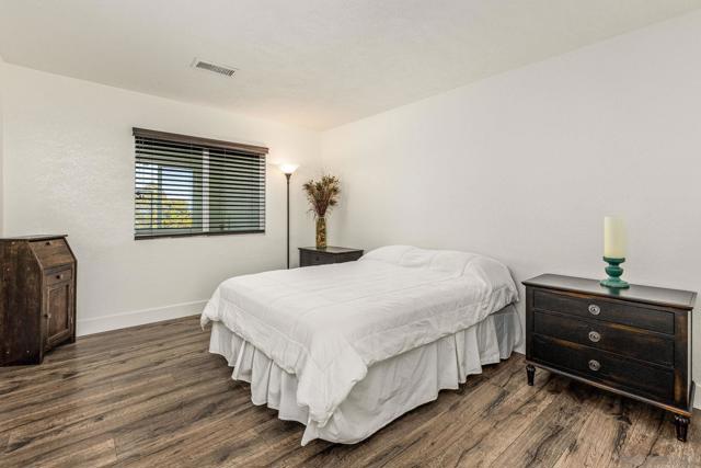 16641 Eagles Crest Rd, Ramona CA: https://media.crmls.org/mediaz/ec6e8fec-c115-48d0-b052-935b3b511b46.jpg