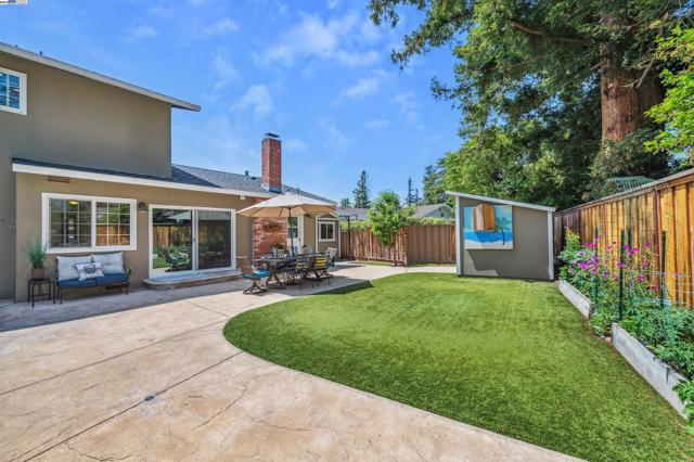 4839 Merganser Ct, Pleasanton CA: https://media.crmls.org/mediaz/ec6e9e5e-ae4e-4545-9365-ec514da078df.jpg