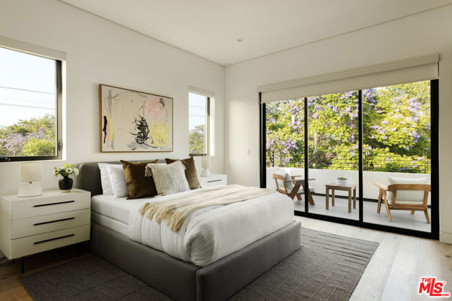 105 S Laurel Avenue, Los Angeles CA: https://media.crmls.org/mediaz/ec6ed7e0-6447-4dbf-9377-95aa07da23c3.jpg