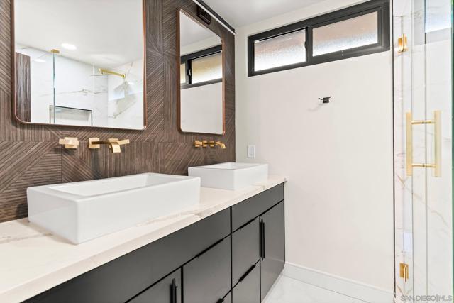 13334 Barbados Way, Del Mar CA: https://media.crmls.org/mediaz/ec6eead9-45c8-436d-9b83-82673f886db2.jpg