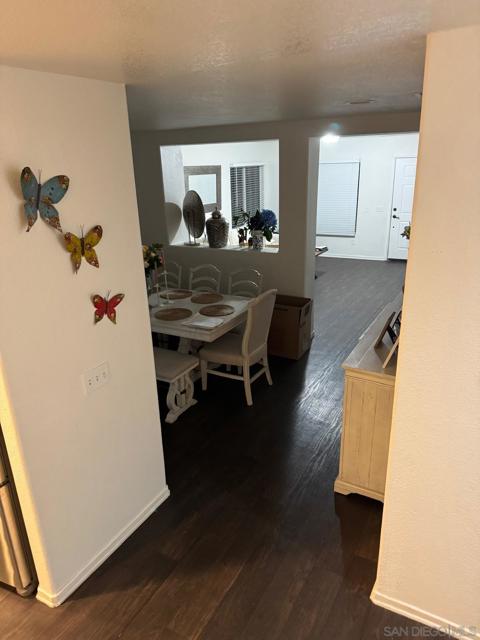 1247 Calistoga Ave, Chula Vista CA: https://media.crmls.org/mediaz/ec6f42b0-50e2-4f66-b722-2be2d7fe70e1.jpg