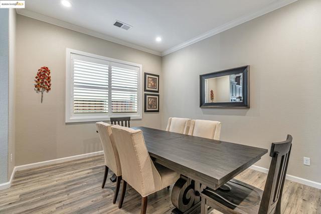 226 Wynn St, Oakley CA: https://media.crmls.org/mediaz/ec6fba33-2d6e-4180-a4c0-897ebd635c17.jpg