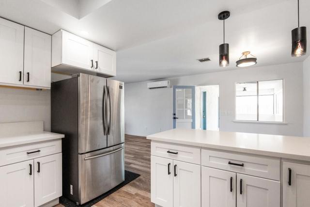 56869 Mountain View Trail, Yucca Valley CA: https://media.crmls.org/mediaz/ec70d541-6494-4d95-a068-9aafe7ecea8b.jpg