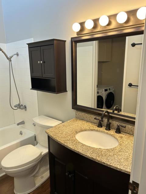 940 Peninsula Avenue, San Mateo CA: https://media.crmls.org/mediaz/ec70d99f-e161-4885-bbff-b553837e9f22.jpg