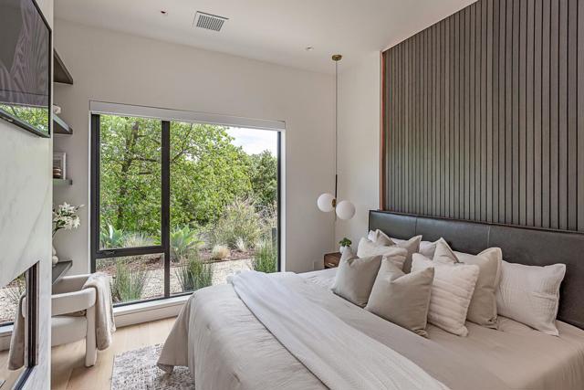 26896 Alejandro Drive, Los Altos Hills CA: https://media.crmls.org/mediaz/ec70f3a1-e4c0-4da6-bda7-944547d12d82.jpg