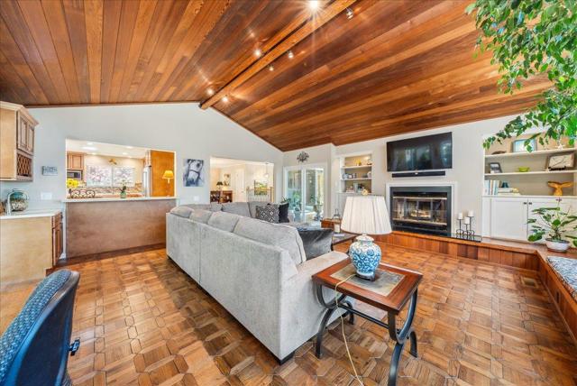 1 Windsor Rise, Monterey CA: https://media.crmls.org/mediaz/ec713646-2689-4a29-810f-b7ba1310c283.jpg