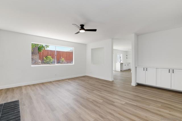 531 Bluffview Rd, Spring Valley CA: https://media.crmls.org/mediaz/ec71aee8-1de9-442b-ae15-e617ae39372c.jpg
