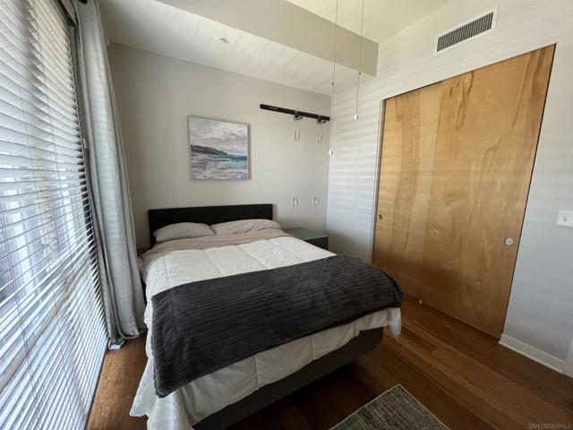 845 Fort Stockton Dr, San Diego CA: https://media.crmls.org/mediaz/ec7226f6-2fd3-44c2-abcd-793e0adb61d8.jpg