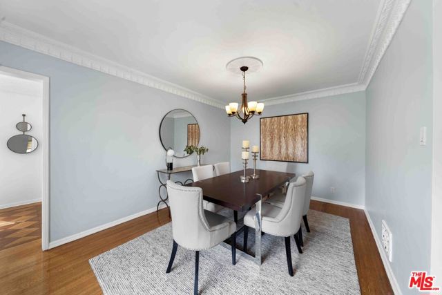 865 S Lucerne Boulevard, Los Angeles CA: https://media.crmls.org/mediaz/ec7260cd-1c92-4d60-a466-61e2d3f9eb62.jpg
