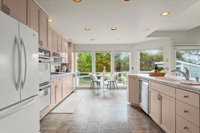 21 Crest Lane, La Selva Beach CA: https://media.crmls.org/mediaz/ec72c8cb-2efe-44f0-b8ff-02c3d1ac5357.jpg