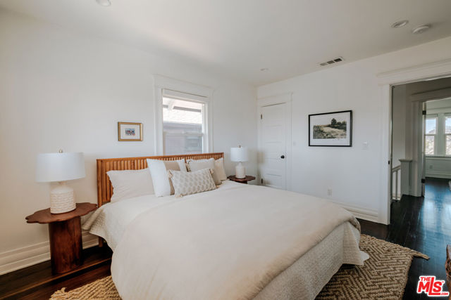 2907 Halldale Avenue, Los Angeles CA: https://media.crmls.org/mediaz/ec72c9bf-d6e8-457b-ad0a-fba49d151b0c.jpg