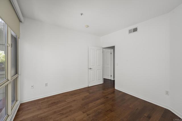 1501 Front Street, San Diego CA: https://media.crmls.org/mediaz/ec72dd58-8889-44a8-8027-7fa87e27df4d.jpg