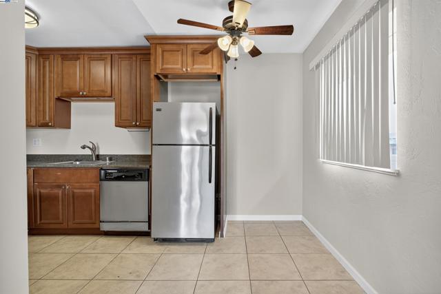 273 MacArthur Blvd, Oakland CA: https://media.crmls.org/mediaz/ec72e7e3-f7fa-4a15-bb67-3960a8df1b8b.jpg