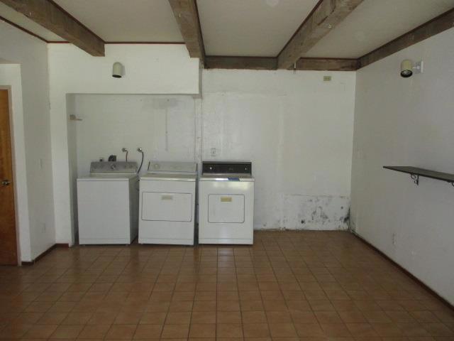 34120 Fabry Road, Soledad CA: https://media.crmls.org/mediaz/ec730195-5809-42c8-8b7b-788ee078c7fa.jpg
