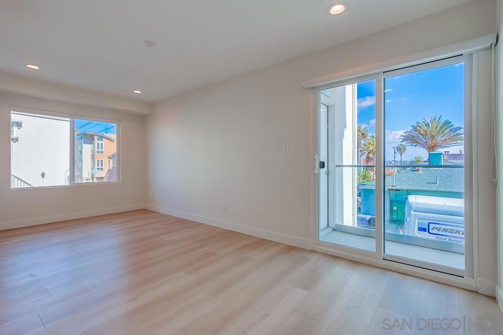 MLS #250032138SD img 31