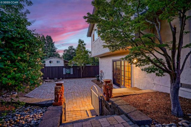 2 Kulani Ln, Pleasant Hill CA: https://media.crmls.org/mediaz/ec74ff5d-aab1-45e2-84f7-0e1dbefb136e.jpg