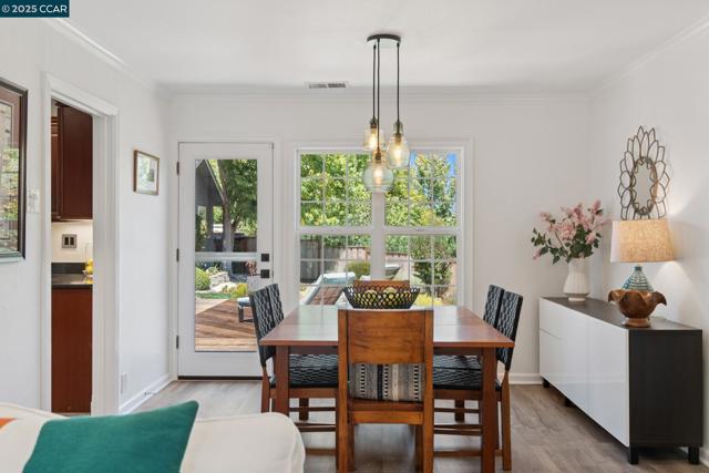 347 Valley View Rd, Pleasant Hill CA: https://media.crmls.org/mediaz/ec753566-cfa8-4b75-bb8a-d06ce0b9873a.jpg