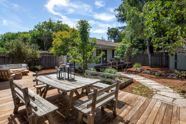 4112 Fair Oaks Avenue, Menlo Park CA: https://media.crmls.org/mediaz/ec757901-ee87-43af-86f0-518ed2e8aace.jpg