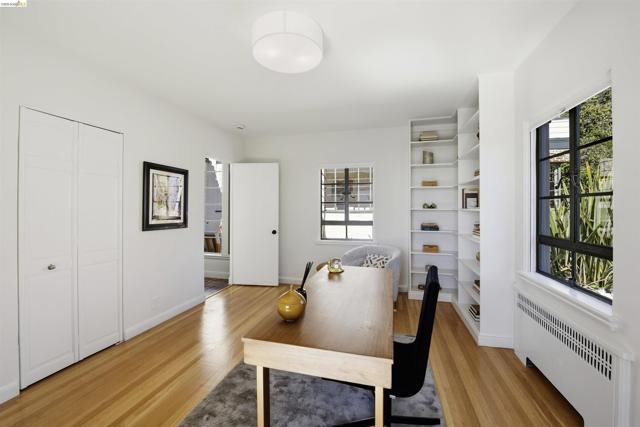 44 Highgate Rd, Kensington CA: https://media.crmls.org/mediaz/ec760275-4f2c-4a15-9240-b7b7f3faf5be.jpg