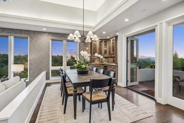 11 Leslyn Lane, Lafayette CA: https://media.crmls.org/mediaz/ec76f95a-9043-41d9-93b8-091dbcea2daa.jpg