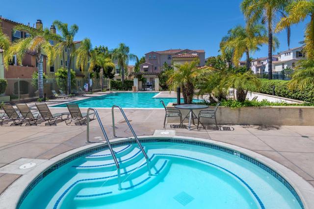 Detail Gallery Image 3 of 13 For 1291 Blue Jean Way Unit 4, Chula Vista,  CA 91913 - 2 Beds | 2/1 Baths