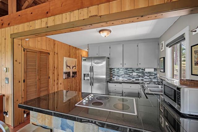 1753 Lightning Lane, Arnold CA: https://media.crmls.org/mediaz/ec778163-8527-4ced-9e2d-48b9b51c3856.jpg