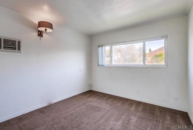 Home for Sale in Lakeside