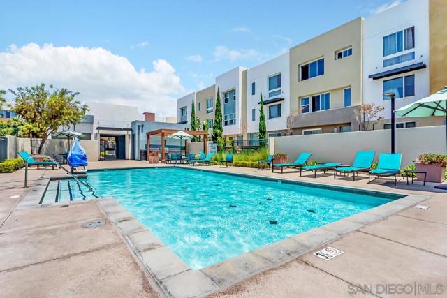 722 Anchor Ct, Chula Vista CA: https://media.crmls.org/mediaz/ec7805e8-fdee-417c-8b47-f4754226438c.jpg