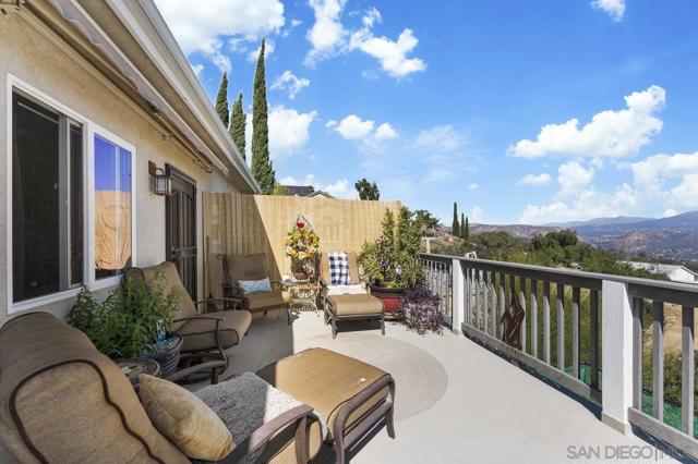 2216 Crest Dr, El Cajon CA: https://media.crmls.org/mediaz/ec78c901-9092-440a-901d-813a0d66bee1.jpg