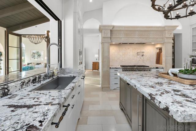 16304 Via De Santa Fe, Rancho Santa Fe CA: https://media.crmls.org/mediaz/ec791e4d-a21f-4b48-8b9c-cd02f77c8778.jpg