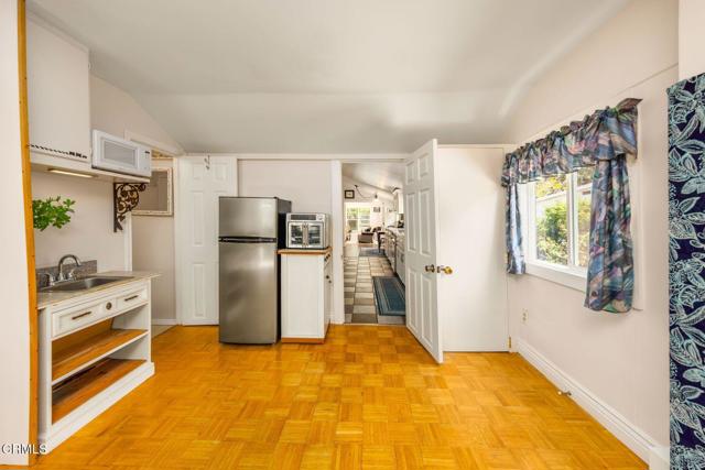 216 N Fulton Street, Ojai CA: https://media.crmls.org/mediaz/ec7aa985-cdd1-437c-8f77-f1580a43c709.jpg