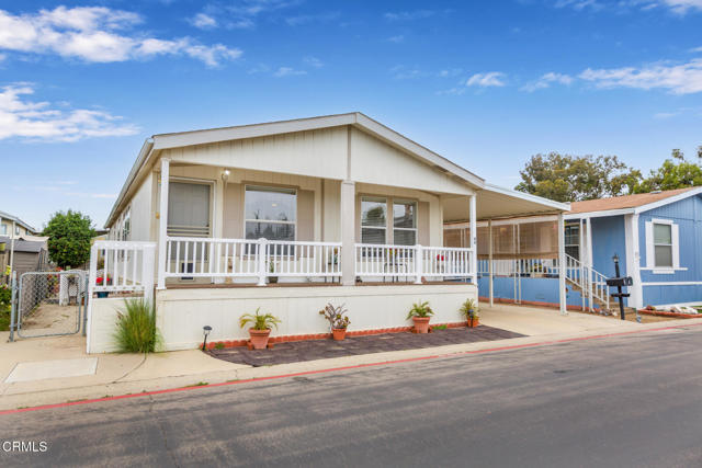 94 Camino Algarve, Camarillo CA: https://media.crmls.org/mediaz/ec7b8037-e014-4471-ab48-9286e7badb60.jpg