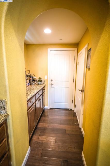 3252 Carpenter Way, San Ramon CA: https://media.crmls.org/mediaz/ec7bd4e7-85b5-4eb3-aebb-731ea234cac4.jpg