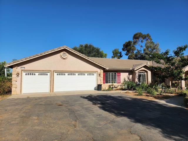 Detail Gallery Image 11 of 54 For 27252 Shiloh Ln, Valley Center,  CA 92082 - 4 Beds | 3 Baths