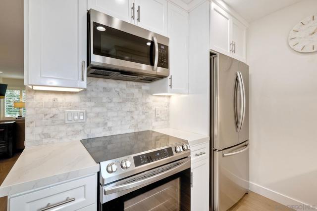 1174 Locust St, San Diego CA: https://media.crmls.org/mediaz/ec7c8a2e-18e3-4071-8ccb-96ab6608fb2c.jpg
