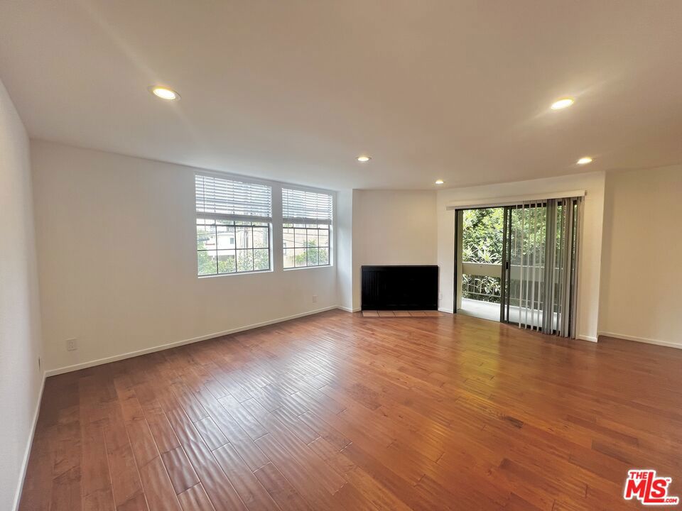 750 N Kings Road #210