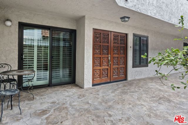 1011 5th Street, Santa Monica CA: https://media.crmls.org/mediaz/ec7d9b6c-ff44-45a0-ad9e-0fec9606a2e8.jpg