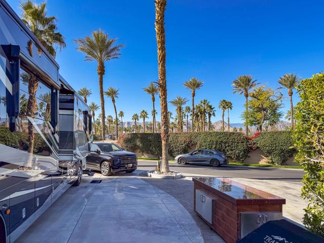 80394 Avenue 48, Indio CA: https://media.crmls.org/mediaz/ec7e9df3-bd96-424c-b36e-168b7a1a2105.jpg