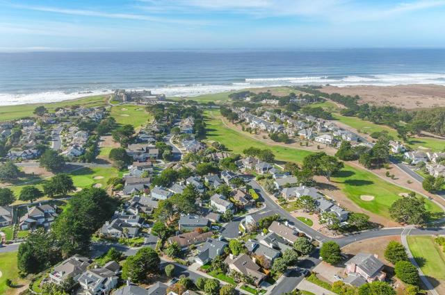 380 Greenbrier Road, Half Moon Bay CA: https://media.crmls.org/mediaz/ec7eeb7f-3d63-4a1b-bc5c-a6f71a27a47f.jpg
