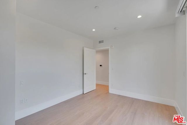 14419 Riverside Drive, 203A photo 19