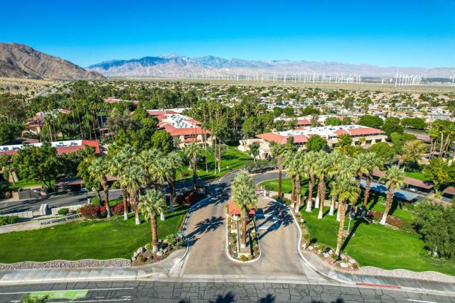675 N Los Felices W Circle, Palm Springs CA: https://media.crmls.org/mediaz/ec7f9915-c436-4675-858a-febb9c0bdee0.jpg