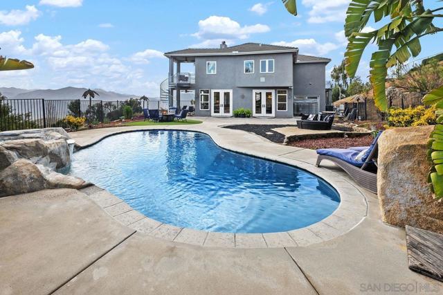 410 Woodland Ln, El Cajon CA: https://media.crmls.org/mediaz/ec8038d3-6e04-4b25-a578-9b08f36e2fc3.jpg