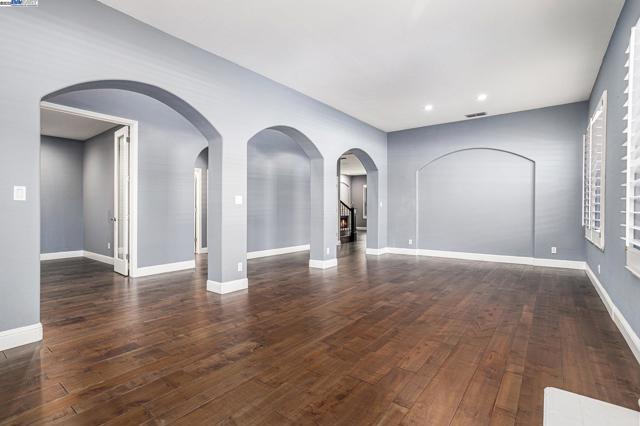 Image 5 of 27 For 1001 Songwood Rd