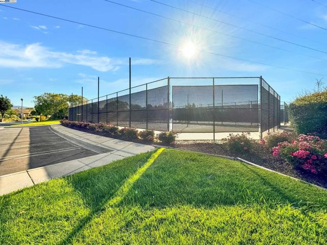 337 Upton Pyne Dr, Brentwood CA: https://media.crmls.org/mediaz/ec80af3d-f42c-4980-b217-a7be3a792d4c.jpg