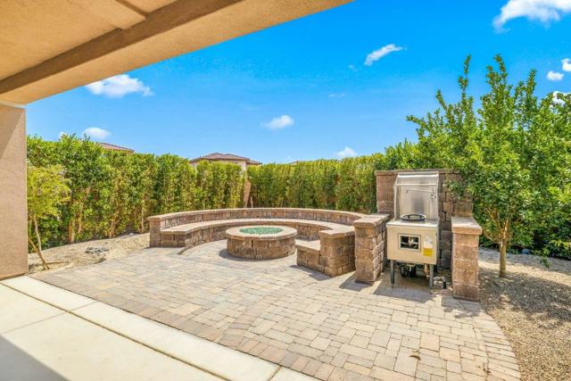 35551 Luna Court, Palm Desert CA: https://media.crmls.org/mediaz/ec819f19-16fd-4fcd-a973-a8805a08ce41.jpg