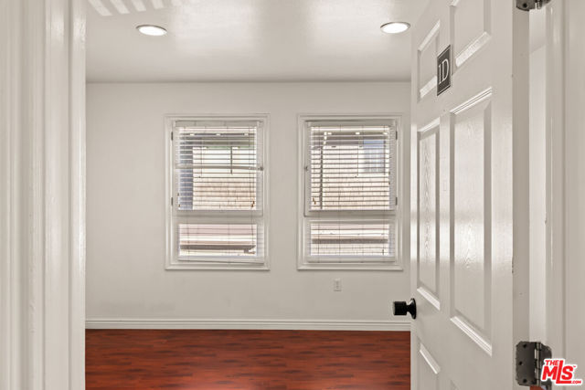 2667 Menlo Avenue, Los Angeles CA: https://media.crmls.org/mediaz/ec81cecb-59e1-4dbb-b98e-958105fe287c.jpg