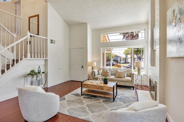4243 Nerissa Cir, Fremont CA: https://media.crmls.org/mediaz/ec8252cd-5f1b-4e6f-880b-c14a4fe2f060.jpg