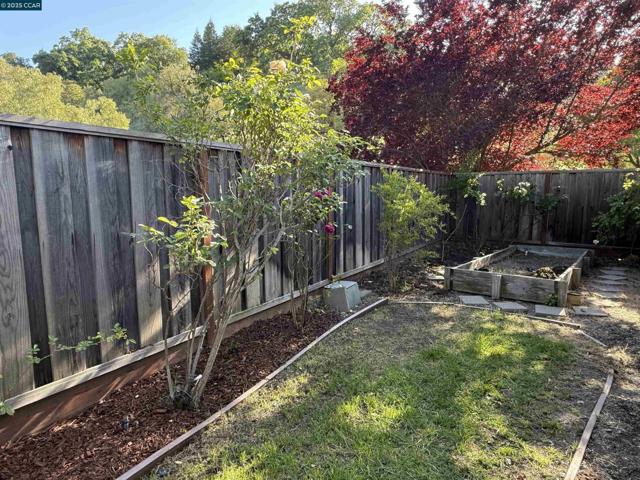 600 Bourne Ct, Danville CA: https://media.crmls.org/mediaz/ec82fdb7-de7b-4fa1-b2c4-8098cd3bb058.jpg
