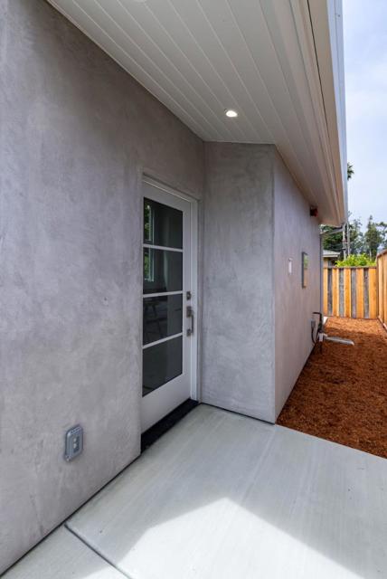 355 30th Avenue, Santa Cruz CA: https://media.crmls.org/mediaz/ec831cd0-164f-4042-bc21-6293e8e77c58.jpg