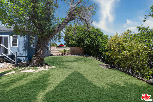 5572 Bradna Drive, Los Angeles CA: https://media.crmls.org/mediaz/ec834b08-59b3-41e0-af40-fec72d70d4dd.jpg